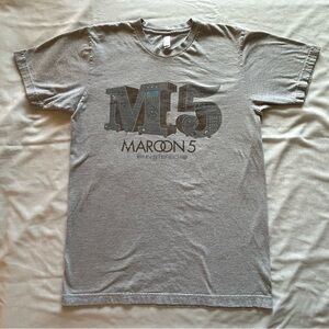 Maroon 5 Gray 2015 World Tour T Shirt Size M